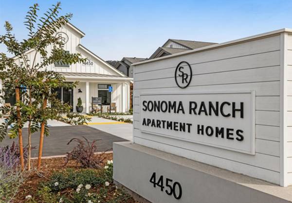 $3,350 / 3br - LUXURY in Santa Rosa + Community Garden - New Interior - EV Charger (Larkfield / Santa Rosa)63847324766465124