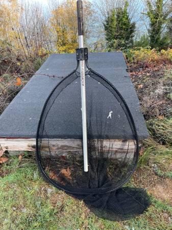 Pro-Formance telescoping knotless fishing landing net. 1