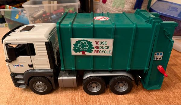 Bruder garbage truck 1