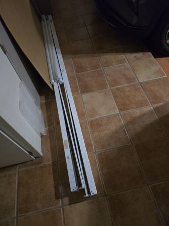 8ft LED T8 lights. 1