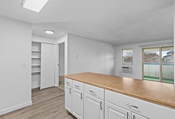 $1,199 / 1hab - 675ft2 - A 6 Millas de Columbia Basin College, Pisos con Estilo de Madera, Se Aceptan Mascotas63662908621057120