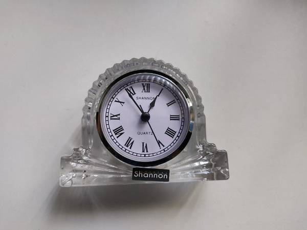 Shannon Serenade Crystal Mantle Clock For Sale - $5 (los angeles)63471471578241120