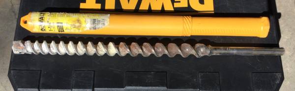 Dewalt DW5825 1-1/4” Dia. x 18” x 22-1/2” Rotary Hammer Bit 1