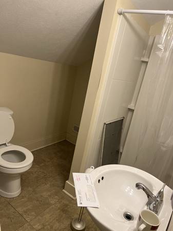 $900.00 / 2br - Very nice area for quiet walks, beautiful scenery, and a lovely neighb63935710295939124