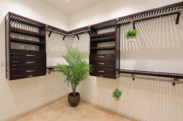 Elegant large townhouse in a beautiful gated community 1