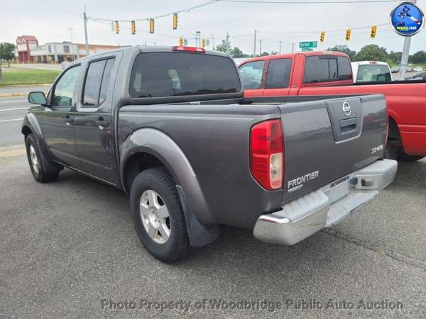 2006 Nissan Frontier SE Crew Cab V6 Automático 4WD - $5,450 (Subasta de Autos Públicos de Woodbridge)63435050030465124