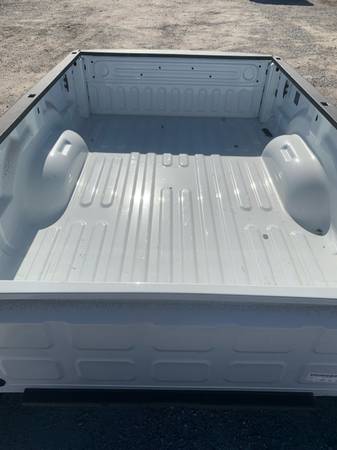 RAM 3500 8’ BED WITH BUMPER AND FUEL FILLER NECK - $600 (Chattanooga)