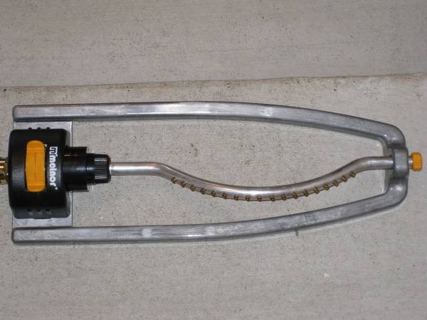 Heavy Duty Metal Frame Lawn Sprinklers 1