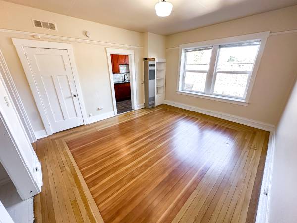 $1,295 / 483ft2 - ONE MONTH FREE!!! Available Studio in Capitol Hill - St Florence Apts (Seattle)63910063801091122