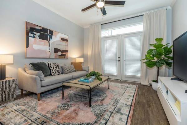 $1,300 / 1br - 705ft2 - Beautiful and furnished 1 bedroom apartment available! (Omaha)64021008482433122
