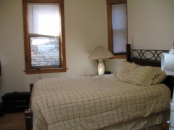 $2,395 / 1br - 713 W. Wrightwood Ave. Unit 2R (Park West)63898598775171123