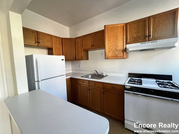 $3,100 / 2br - 2 Bd, NO FEE, Laundry in Building63802048211331123