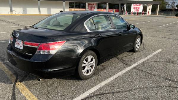 2011 Honda Accord - $3,90063615647420035124