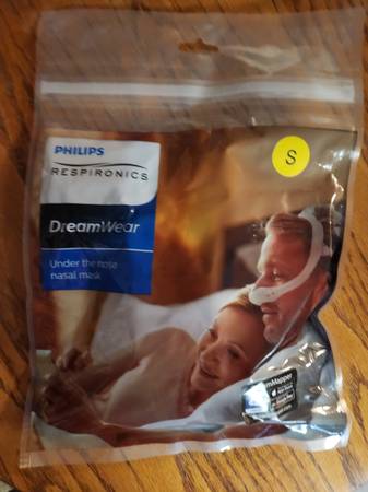 Philips Respironics DreamWear Small Under the Nose Nasal Mask 1