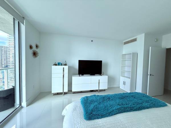 $2,000 / 2br - 0890ft2 - If you are looking for Apts (Miami)64051005149825124