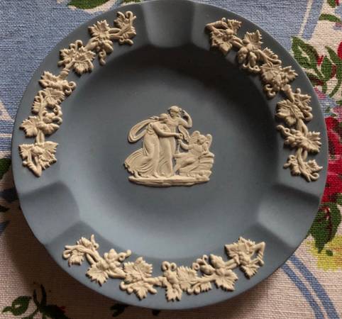 beautiful classic Wedgewood Jasperware ash tray 1