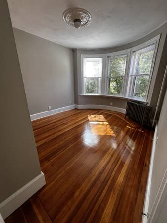 $3,600 / 4br - ** NO FEE** Dorchester 4 bed 2 bath with in unit W/D. (Dorchester)64213538825089124