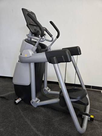Precor Line Adaptive Motion Trainer Elliptical/ Stepper 1