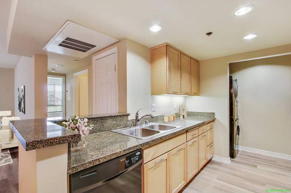 $3,935 / 3br - 1584ft2 - Encimeras de granito * Admite mascotas * 3 dormitorios 2.5 baños en Encino (Encino)63701111161729121