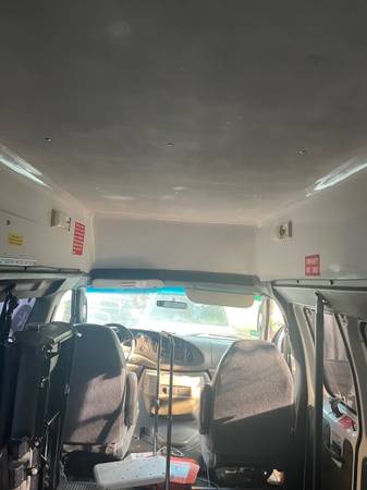 2008 Ford E250 - Photo 10