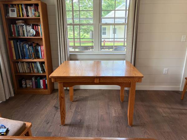 Amish-made oak dining table 1