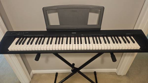 Yamaha Portable Grand NP-30 Electronic Piano Keyboard with Stand