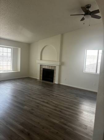 $2,199 / 3br - 1659ft2 - Family Home with a pool!64024824577409123