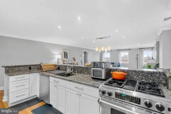 $1,200 / 1br - 1615-1617 Spruce St (Philadelphia)63666782757377121