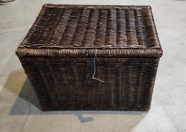 Wicker chest 1