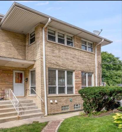 River Forest Gorgeous Townhouse 1