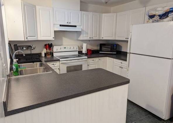 $800 Need a chill person to share this 3BR apartment (Brooklyn)63945495279235121