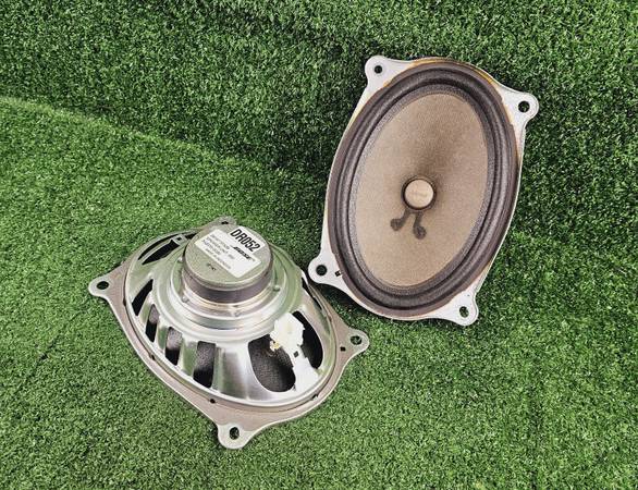 New - Bose Rear Speaker - Nissan Maxima (28157-3TA2B) 1