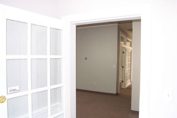 $2,400 / 1050ft2 - Five Room Professional Office Suite (Acton)63856339098627122