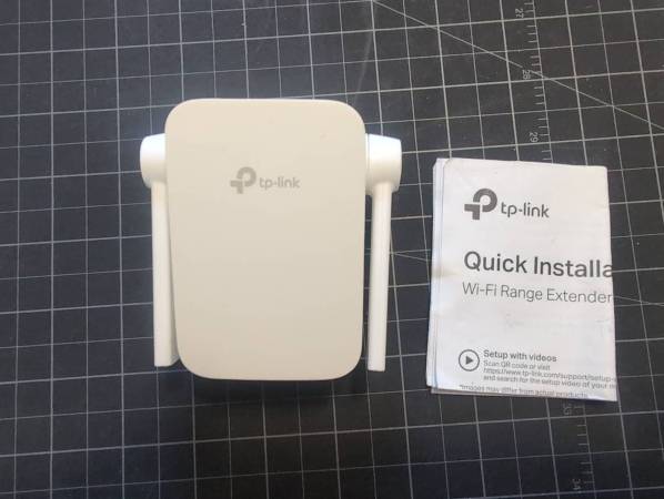 TP-LINK Wi-Fi Range Extender - White 1