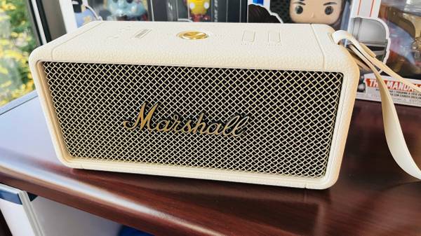 Marshall Middleton Bluetooth Speaker 1