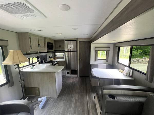 $1,250 / 1br - 296ft2 - Numerous hazelnut trees are scattered throughout the property (Lyndonville, VT)63784685079299123