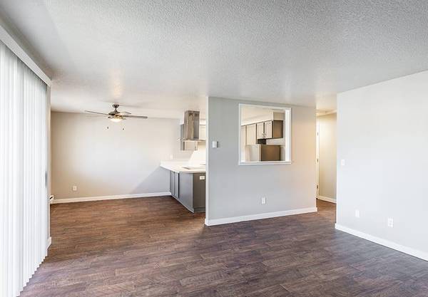 $1,695 / 2br - 985ft2 - Full-sized Washer and Dryer in Every Apartment, Oversized Living Room (Portland)63831608987649124