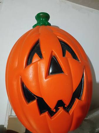 Vintage large blow up mold lighted pumpkin 1