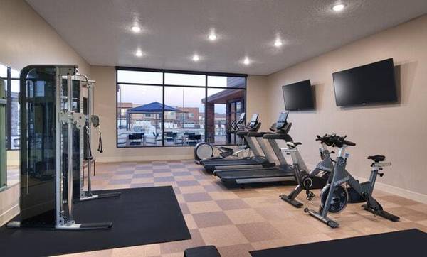 $1,599 / 2br - 1141ft2 - Smoke Free, Fitness Center, Maintenance on site (84780)63932586312066124