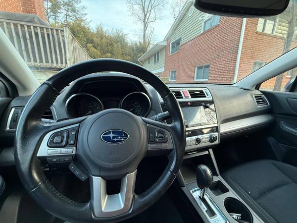 2015 Subaru Legacy Premium - 1 dueño - $14,000 (Kensington)63616364418817122