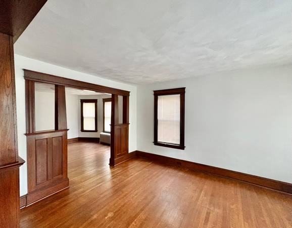 $1,875 / 2br - 1600ft2 - Desirable Historical West End-Walk to Walnut Hill Park/Tennis-2 BR (New Britain - 2 Family Home)64010165677441121