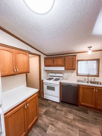 $95,000 / 3br - 924ft2 - NEWLY REMODELED - 3 Bedroom Home - RVP #67 (Saint Cloud)63988650420610124