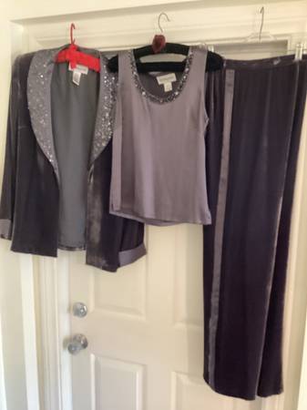 Bloomingdale’s Three Piece Evening Pantsuit 1