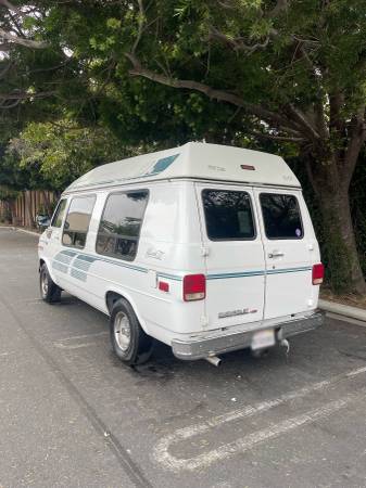 Furgoneta Chevy 1993 con pocos kilómetros - $6,000 (Ventura)63436229195651121