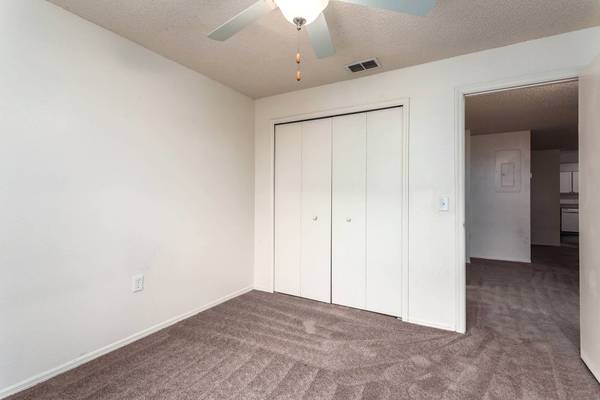 $1,463 / 3br - 1058ft2 - All the comforts of home - at a great low price! 3 bed, 2 bath! (Port Richey)64002492939651123