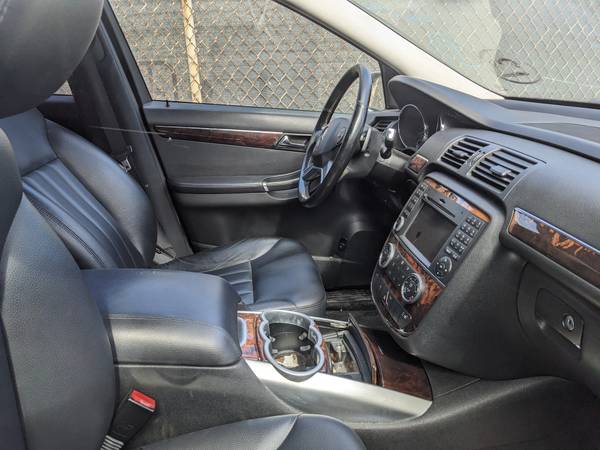 Mercedes r350 - other series avail - $3,600 (richmond / point / annex)63624196006531122