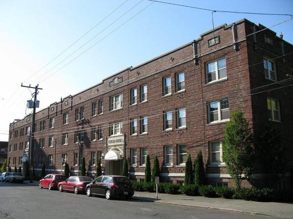 $1,500 / 538ft2 - Spacious Closets, Crown Molding, Pet Friendly (604 E Union St, Seattle, WA)63808130876675120