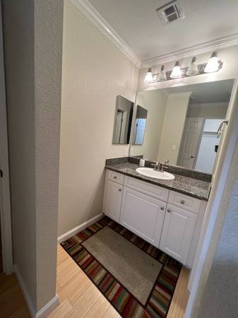 $1,500 Master Bedroom with Bath (oakland hills / mills)63847021454977124