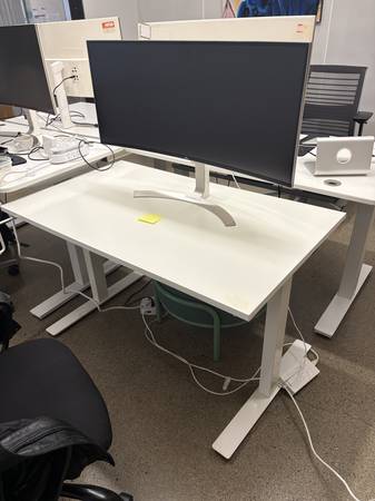 Ikea Trotten Standing Desks that ARE NOT STRAIGHT when you RAISE THEM 1