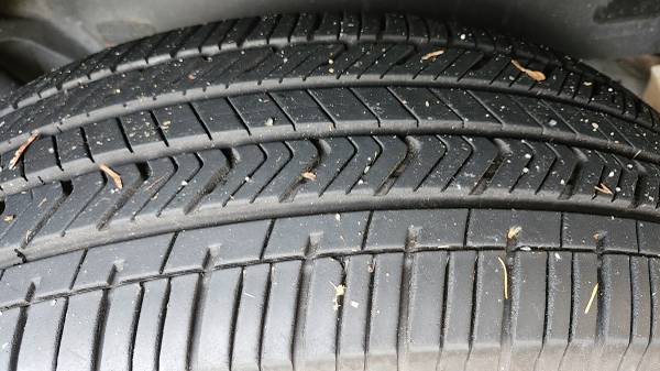 EXCELLENT Set of 4 Yokohama Geolandar X-CV 265/60R20 tires 1